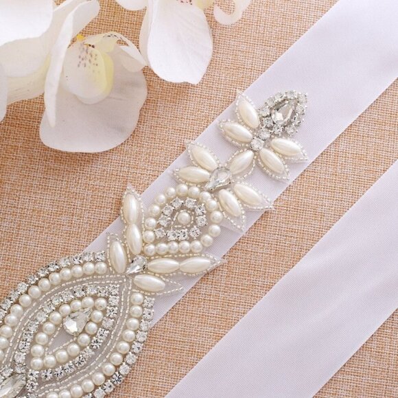 Wedding dress sash satin bow crystals sparkly elegant brand new great condition - Picture 3 of 8